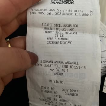 Aldığım Spor Ayakkabının Şeritleri Hızla Söküldü, Mağaza İade Kabul Etmiyor