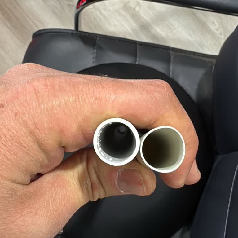 Ela Bayrak Yüksek Fiyata Kalitesiz Ürün Ve İlgisiz Müşteri Yaklaşımı