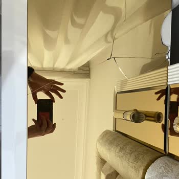 Kırık Aynalar 8 Aydır Değiştirilmiyor, Mağdur Edildik