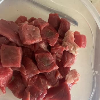 Kuşbaşı Ette Kararma Ve Restoranın İlgisizliği