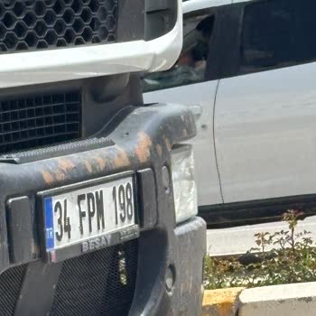 Kamyon Şoförünün Tehlikeli Sürüşü Ve Saygısız Davranışı