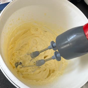 Krem Şanti Çırparken Parçalanan Başlık Ve Garanti Hayal Kırıklığı