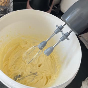 Krem Şanti Çırparken Parçalanan Başlık Ve Garanti Hayal Kırıklığı