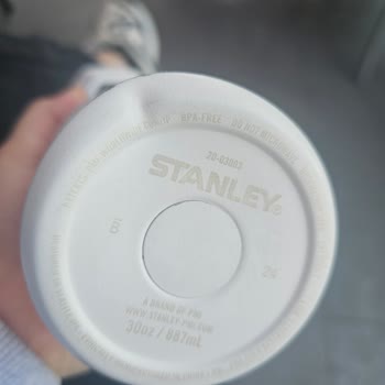 Stanley Termos Düşme Sonrası Zarar Gördü, Dayanıklılık Sözü Tutulmadı