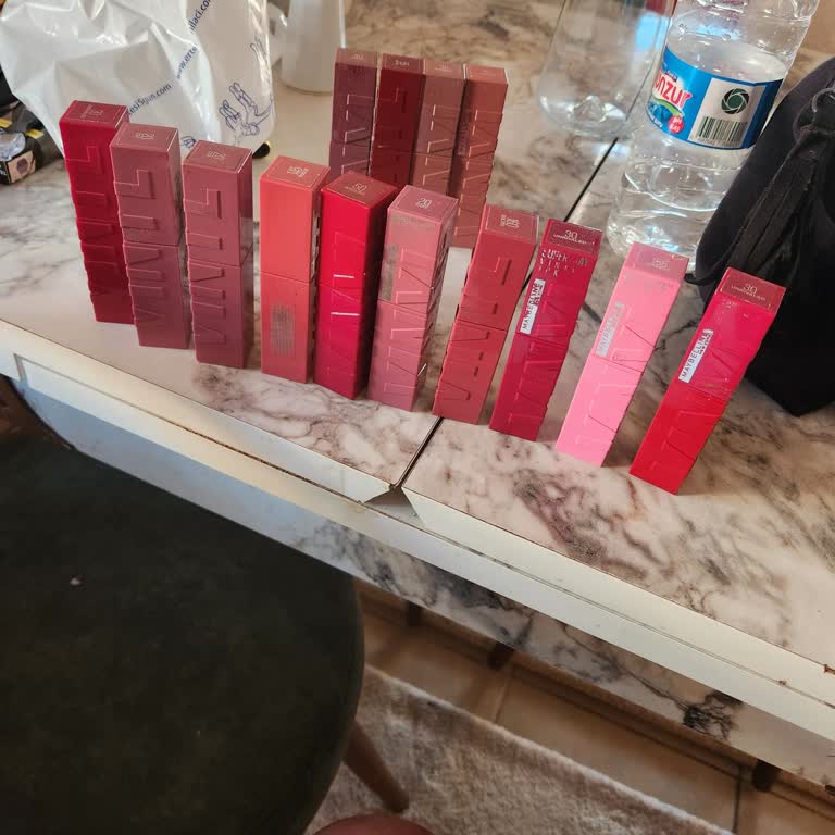 Maybelline New York Aldığım Rujlarda Yağ Çıkıyor Renk Gelmiyor