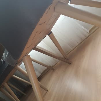 Yemek Masası Sandalyelerinde Ayak Gevşemesi Sorunu