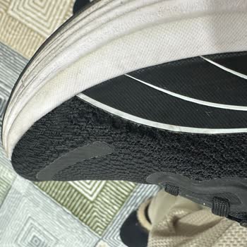 3 Ayda Yırtılan Ayakkabı Ve İlgisiz Mağaza Personeli