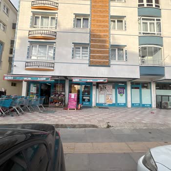 Satışa Kapalı Ürünün Reyonda Olması Ve Personel Davranışları Rahatsız Edici