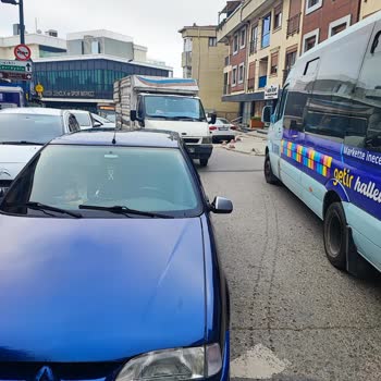 Otobüs Şoförünün Aynama Çarpıp Durmadan Yoluna Devam Etmesi Mağduriyet Yarattı