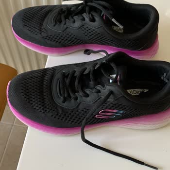 Kısa Sürede Yırtılan Ayakkabıya Çözüm Bulunmadı