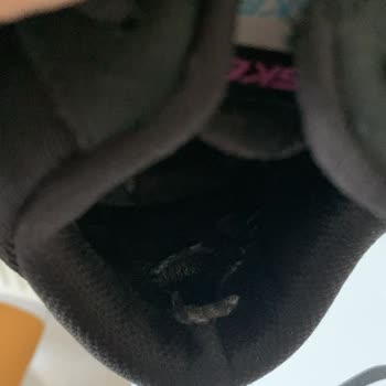 Kısa Sürede Yırtılan Ayakkabıya Çözüm Bulunmadı