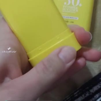 Cosmed Stick Güneş Kreminin Asansörü Çalışmıyor!