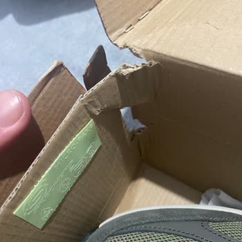 Sipariş Edilen Ayakkabı Hasarlı Ve Geç Teslim Edildi