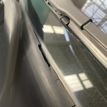 BMW 1.16i Ön Cam Fitilindeki Çatlaklar Ve Su Alma Sorunu Mağduriyet Yaratıyor