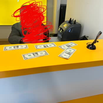 VakıfBank Gişe Çalışanının Keyfi Para Kabul Etmemesi Ve Saygısız Davranışı!