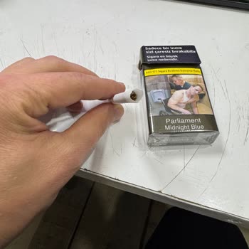 Parliament Midnight Blue Sigaralarda Tütün Eksikliği Ve Dağınıklığı Güvenimi Sarsıyor