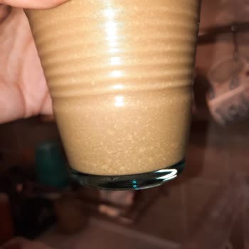 Satın Aldığım Sek Laktozsuz Sütlü Latte Pütürlü Ve Parçacıklı Çıktı