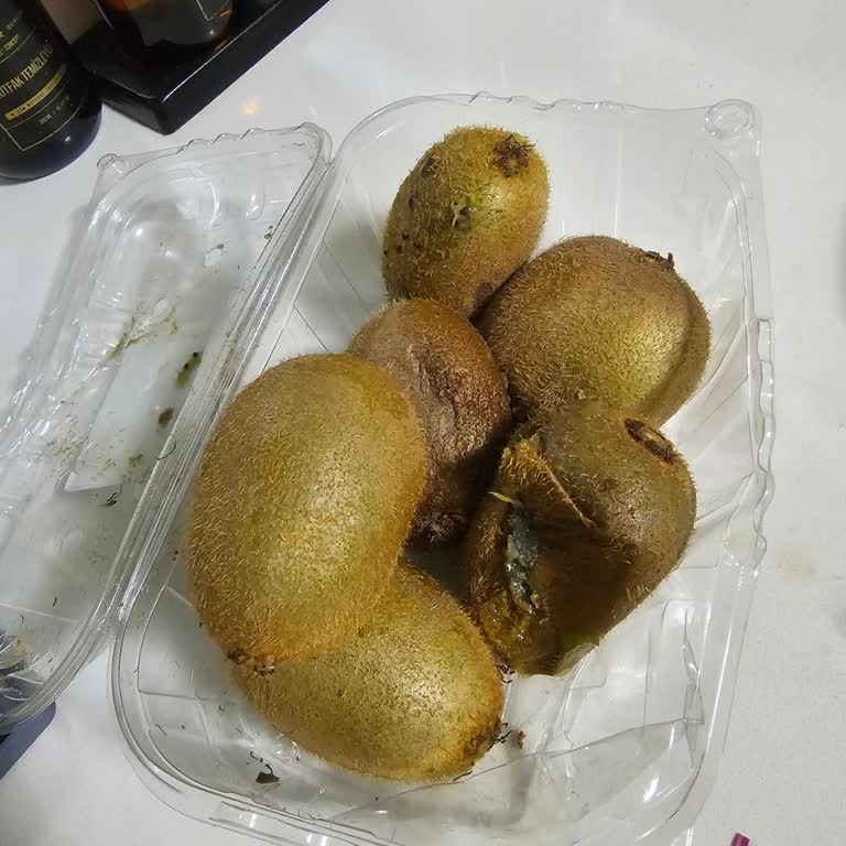 Getir'den Gelen Siparişte Çürük Kivi Sorunu