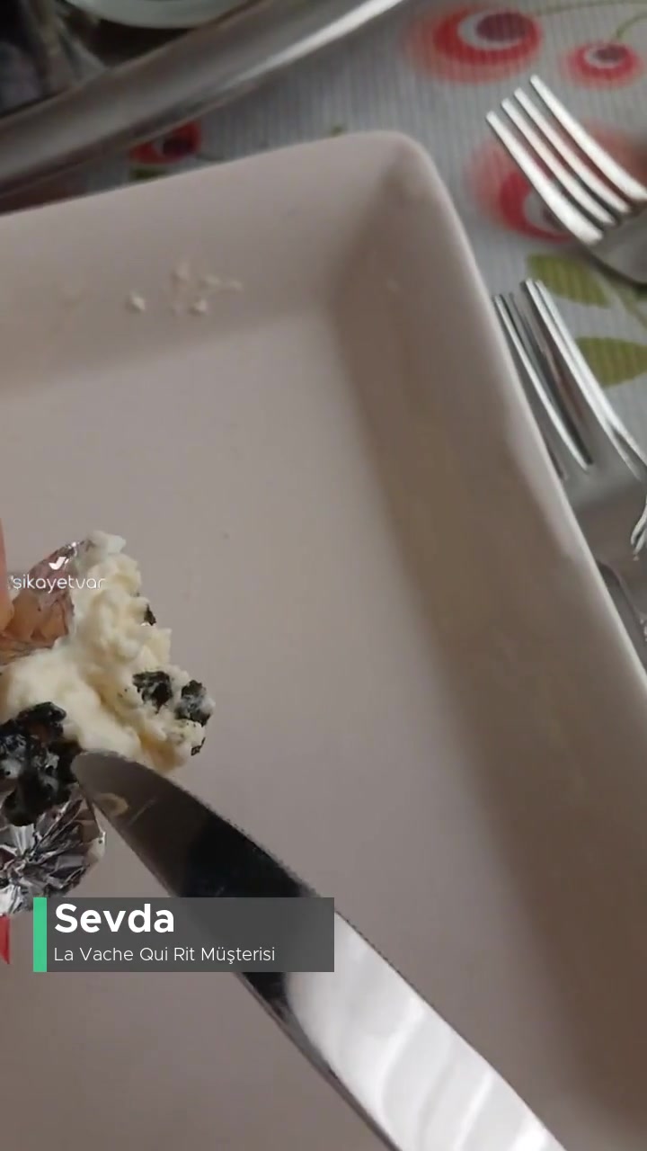 La Vache Qui Rit İçinden Çıkana Şok Olduk! videonun kapak resmi