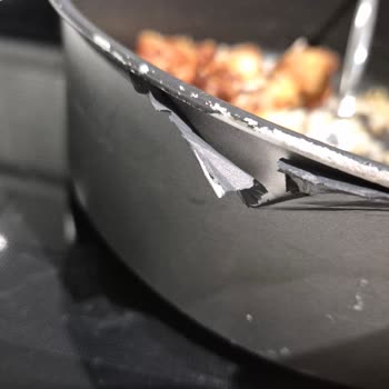 Tefal Titanyum Tencerede Erken Soyulma Ve Boya Kalkması Sorunu