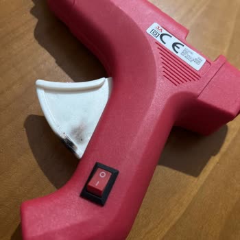 Aldığım Silikon Tabancası İlk Kullanımda Patladı, Yaralandım!