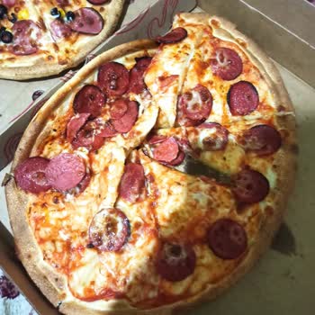 Pasaport Pizza Siparişimde Çiğ Hamur Ve Dağılmış Malzemelerle Hayal Kırıklığı Yaşadım