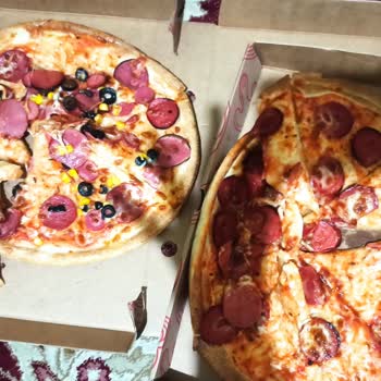 Pasaport Pizza Siparişimde Çiğ Hamur Ve Dağılmış Malzemelerle Hayal Kırıklığı Yaşadım