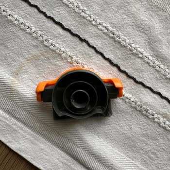 Philips Dikey Süpürge Başlık Aparatında Garip Kırık Oluştu, Çözüm Bekliyorum