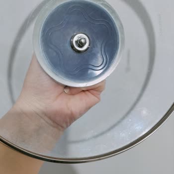 Bulaşık Makinesi Tableti Bardak Ve Kapaklarda Leke Oluşturdu