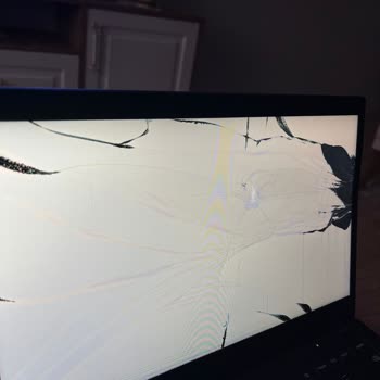 N11 Sent Me a Laptop With a Broken Screen - Refused to Take Responsibility