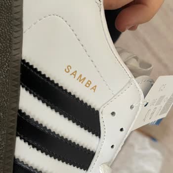 Hepsiburada'dan Alınan Adidas Ayakkabının Orijinalliği Konusunda Yaşanan Sorun