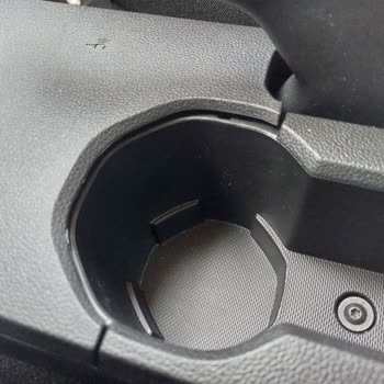 Sıfır Araçta Teslimat Hataları Ve Sürekli Su Alma Sorunu: Renault-Mais Mağduriyeti