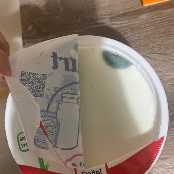 Aldığım Yoğurtun Son Kullanma Tarihi Geçmemesine Rağmen Küflü Çıkması