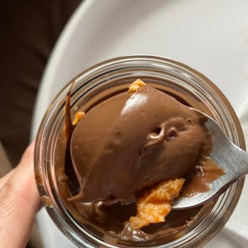 Torku Banada Miniki Kakaolu Fındık Kremasında Garip Kıvam Ve Kötü Görüntü