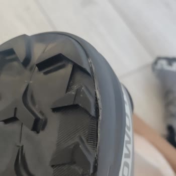 Salomon Ayakkabı Defo Ve Küçük Kalıp Sorununa Yanıtsız Kaldı