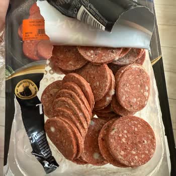 Migros Hasarlı Ve Bozuk Sucuk Streçle Sarılıp Teslim Edildi, Müşteri Sağlığı Hiçe Sayıldı