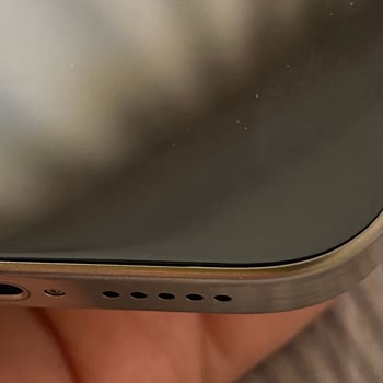 Yeni Aldığım İphone 16 Pro'nun Kasası Hasarlı Çıktı