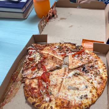 Dağılmış Pizza Ve Yetersiz Kupon İadesiyle Hayal Kırıklığı