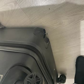 Valizlerimiz Hasar Gördü, Sorunumuz Çözülmedi