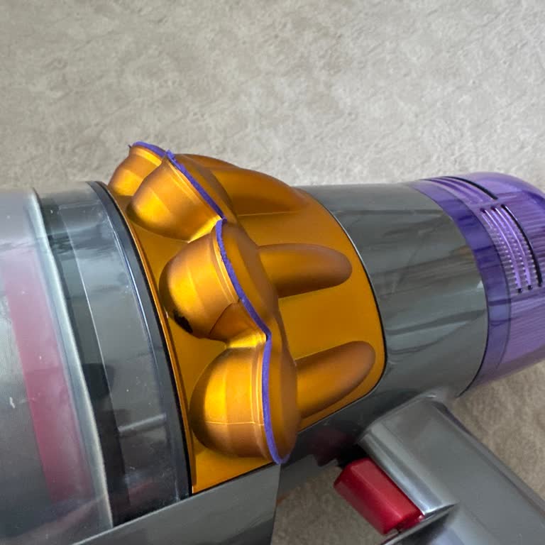 Dayanıklı Olmayan Dyson Süpürge Gövdesi Ve Garanti Kapsamı Sorunu