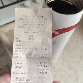Starbucks Yüksek Fiyatlı Termosun Kapağında Kısa Sürede Boya Soyulması Hayal Kırıklığı