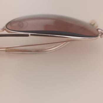 Aldığım Gözlüğün Camı Sürekli Düşüyor, Param Boşa Gitti