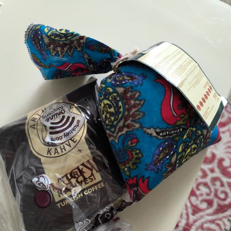 Artukbey Kafe'de Tesettürlü Müşteriye Ayrımcı Davranış