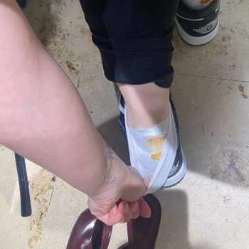 Aldığım Ayakkabı İlk Giyişte Ayağımı Yaraladı Para İadesi İstiyorum