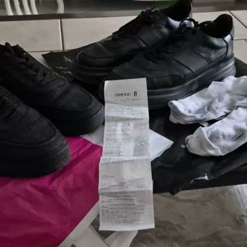 Ayakkabılar Boya Akıtıyor, Değişim Ve İade Reddedildi!