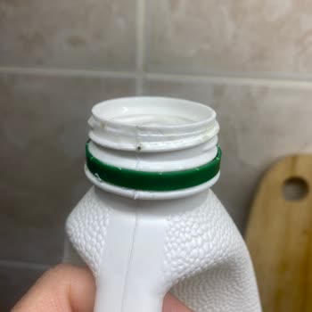 Son Kullanma Tarihine Rağmen Küflü Ve Bozuk Ayran