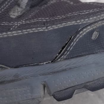 Skechers Ayakkabıda Hızlı Yırtılma Ve İlgisiz İnceleme Sonucu