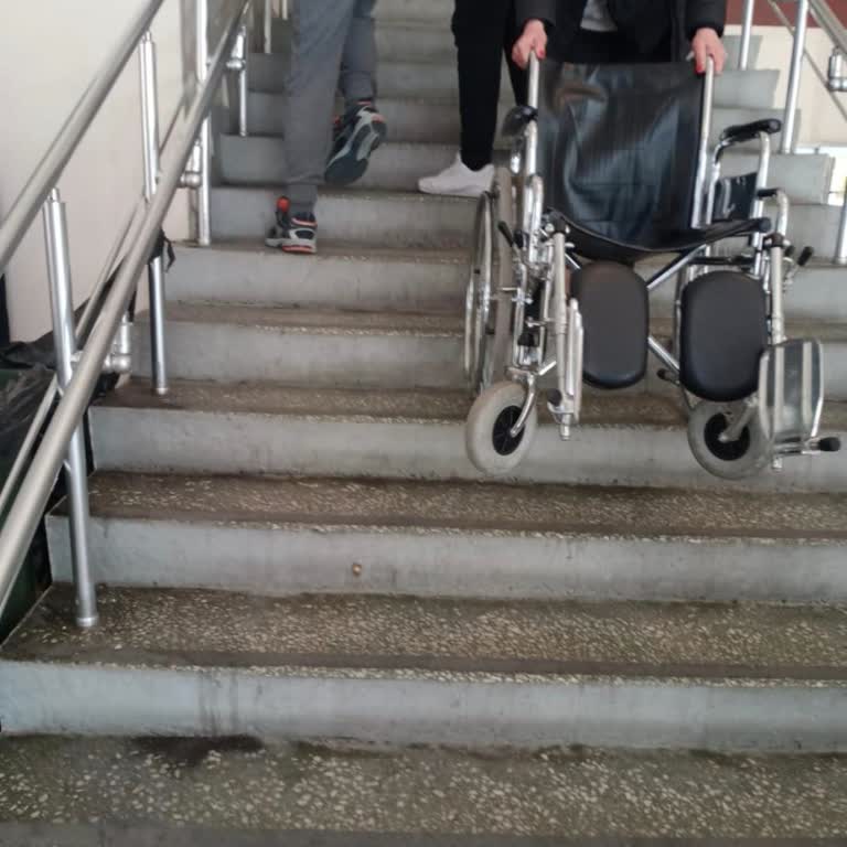 Türkiye Jokey Kulübü | TJK Engelli Misafirler İçin Restoran Asansörü Kapalıydı!