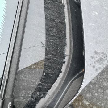 BMW F30 Ön Cam Fitili Ve Yağ Eksiltme Sorunu İçin Ücretsiz Parça Değişimi Talebi