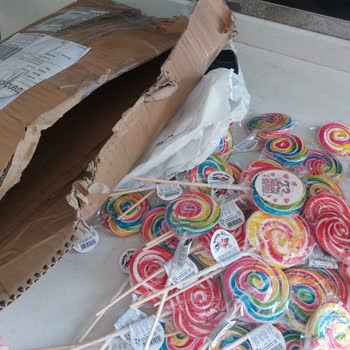 Kırık Şekerler, İlgisiz Firma Ve İade Sorunu Mağduriyet Yaşattı